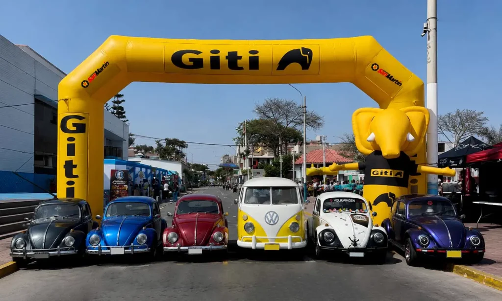 Volkswagen Beetle en el aniversario celebrado con Llanta San Martín